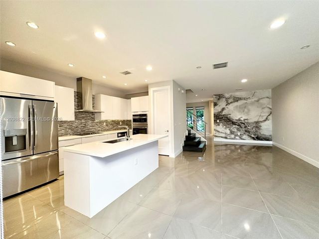 10560 NW 63rd Terrace, Doral, FL 33178