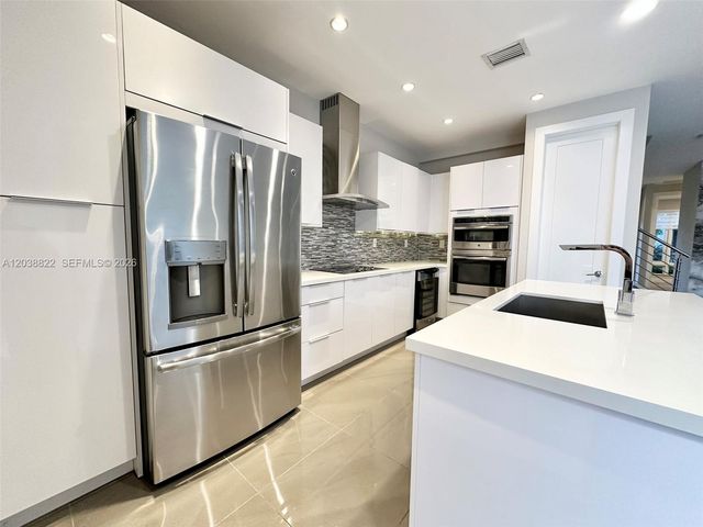 10560 NW 63rd Terrace, Doral, FL 33178