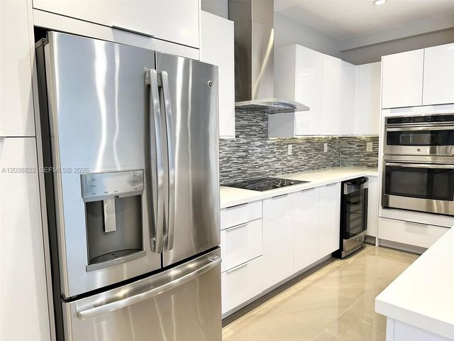 10560 NW 63rd Terrace, Doral, FL 33178