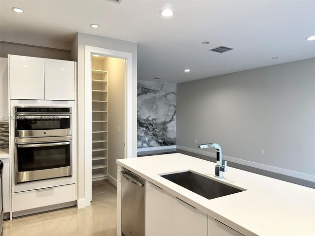10560 NW 63rd Terrace, Doral, FL 33178