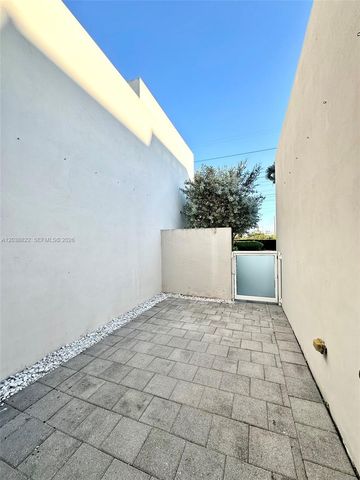 10560 NW 63rd Terrace, Doral, FL 33178