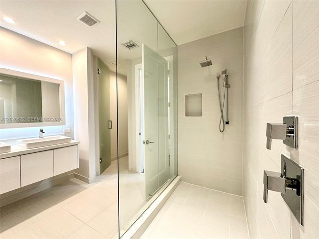 10560 NW 63rd Terrace, Doral, FL 33178