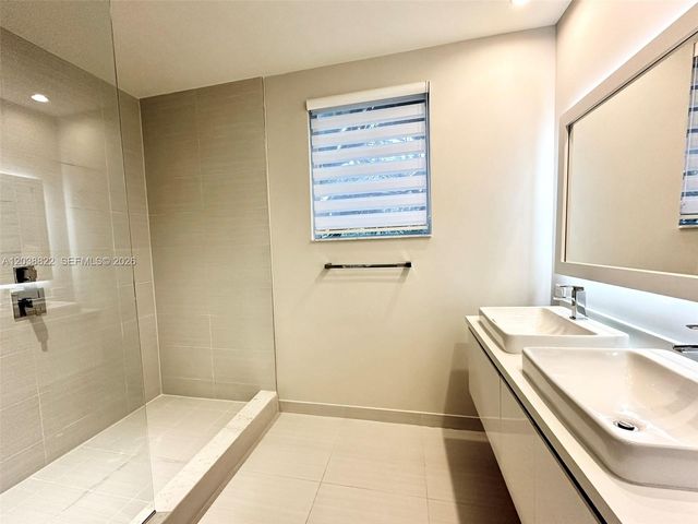 10560 NW 63rd Terrace, Doral, FL 33178