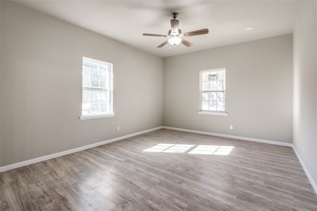 410 S Grand Avenue, Gainesville, TX 76240