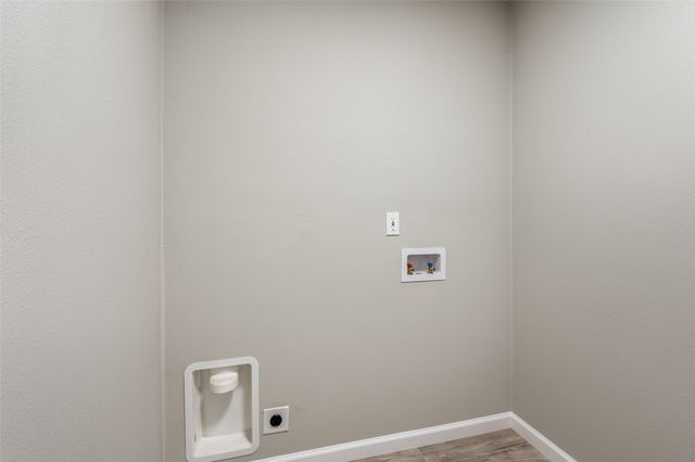 410 S Grand Avenue, Gainesville, TX 76240