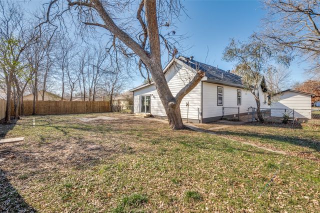 410 S Grand Avenue, Gainesville, TX 76240