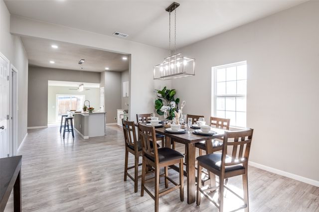 410 S Grand Avenue, Gainesville, TX 76240