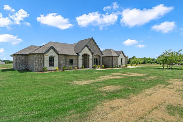 1121 CANYON LAKE Road, Wills Point, TX 75169