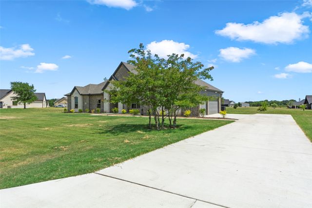 1121 CANYON LAKE Road, Wills Point, TX 75169
