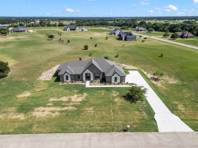 1121 CANYON LAKE Road, Wills Point, TX 75169
