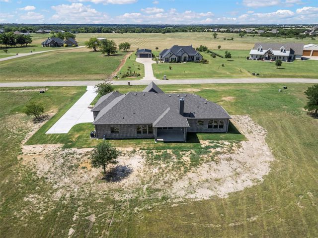 1121 CANYON LAKE Road, Wills Point, TX 75169