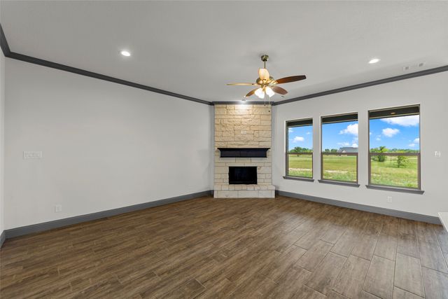 1121 CANYON LAKE Road, Wills Point, TX 75169