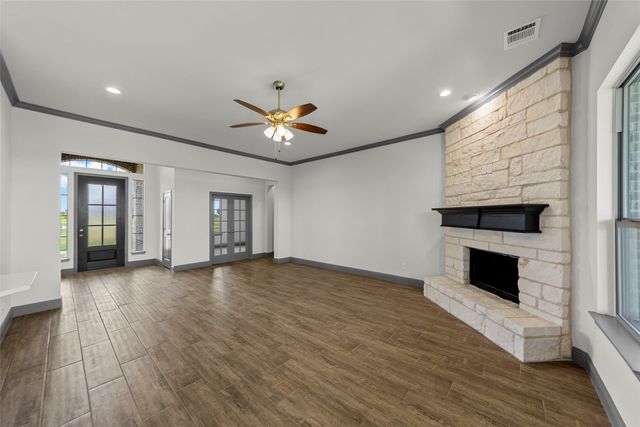 1121 CANYON LAKE Road, Wills Point, TX 75169