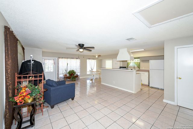 222 Highview, San Antonio, TX 78228