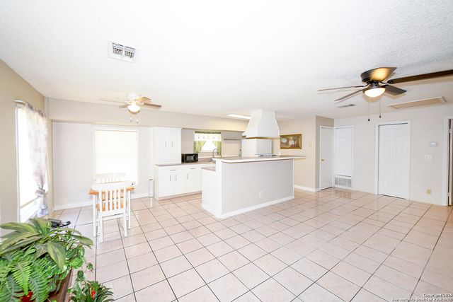 222 Highview, San Antonio, TX 78228