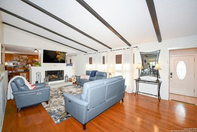 222 Highview, San Antonio, TX 78228