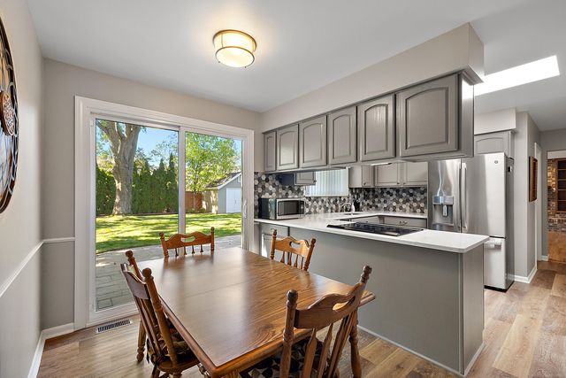 1050 Roslyn Road, Mount Clemens, MI 48043