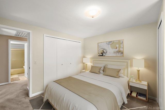 1050 Roslyn Road, Mount Clemens, MI 48043