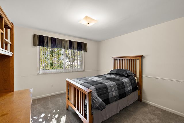 1050 Roslyn Road, Mount Clemens, MI 48043