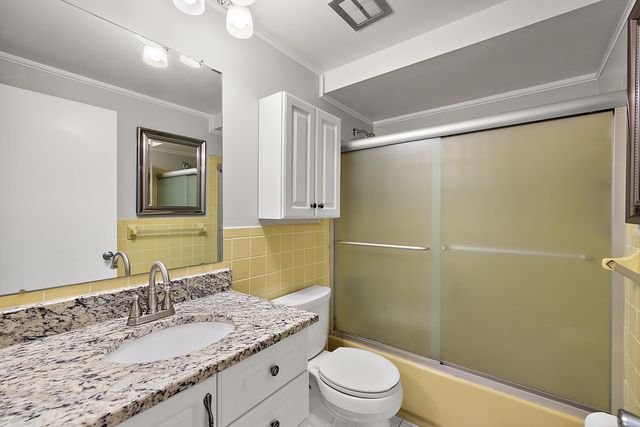 1050 Roslyn Road, Mount Clemens, MI 48043