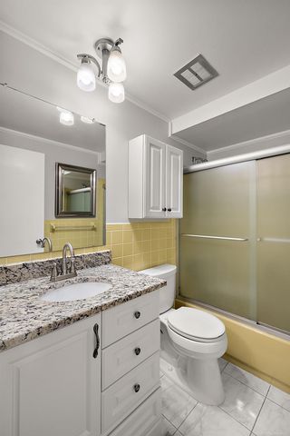 1050 Roslyn Road, Mount Clemens, MI 48043