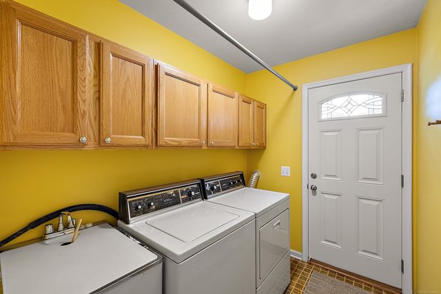 1050 Roslyn Road, Mount Clemens, MI 48043