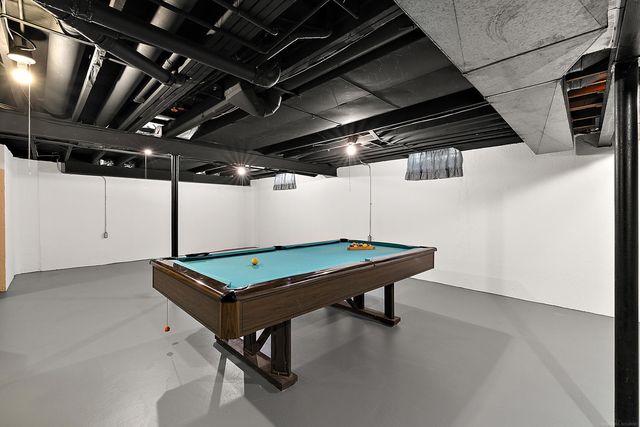 1050 Roslyn Road, Mount Clemens, MI 48043