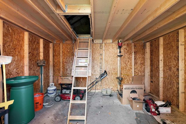 1050 Roslyn Road, Mount Clemens, MI 48043