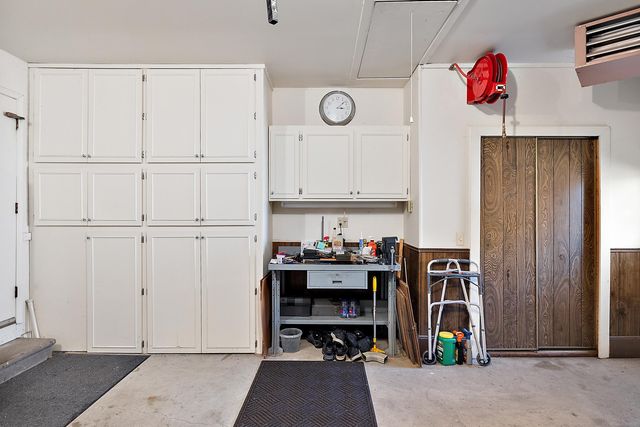 1050 Roslyn Road, Mount Clemens, MI 48043