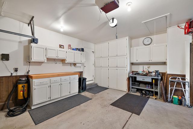 1050 Roslyn Road, Mount Clemens, MI 48043