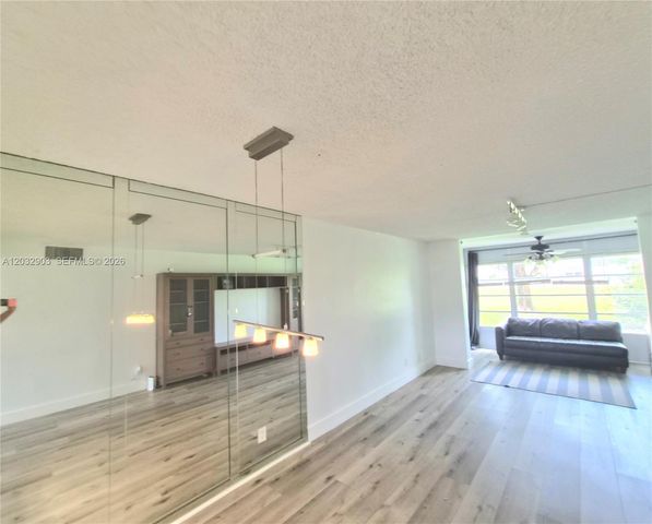 9041 Sunrise Lakes Blvd 106, Sunrise, FL 33322