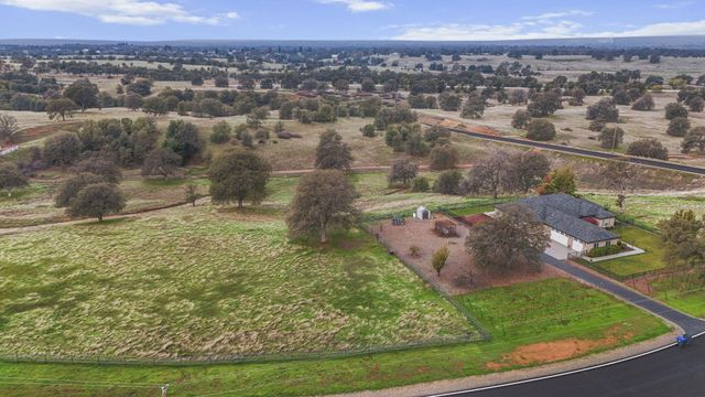 19055 Del Mar Drive, Cottonwood, CA 96022