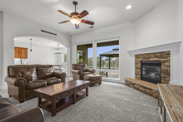 19055 Del Mar Drive, Cottonwood, CA 96022