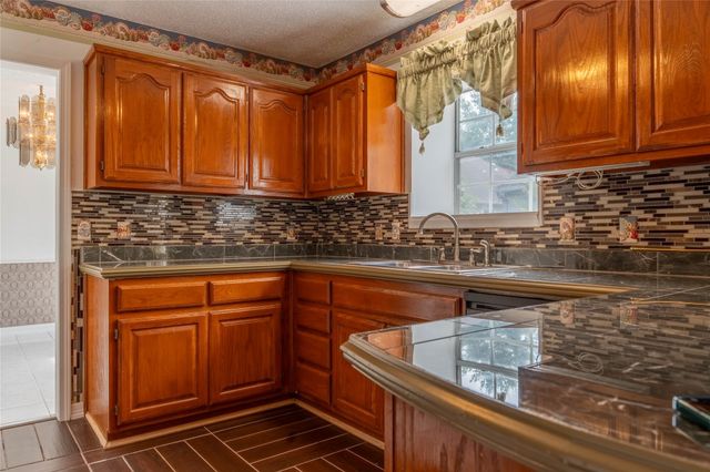 6318 S 90th Street East, Tulsa, OK 74133