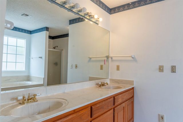 6318 S 90th Street East, Tulsa, OK 74133