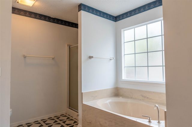 6318 S 90th Street East, Tulsa, OK 74133