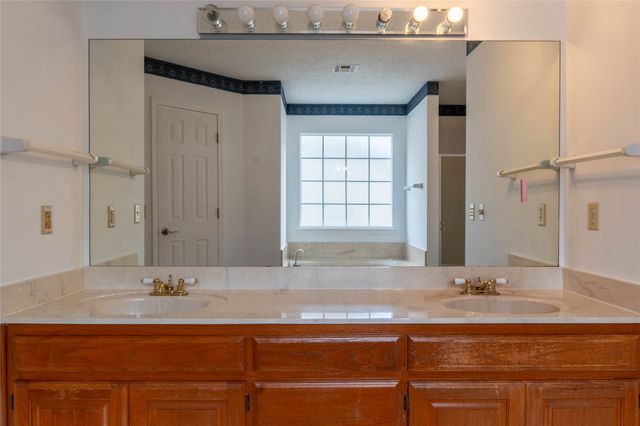 6318 S 90th Street East, Tulsa, OK 74133