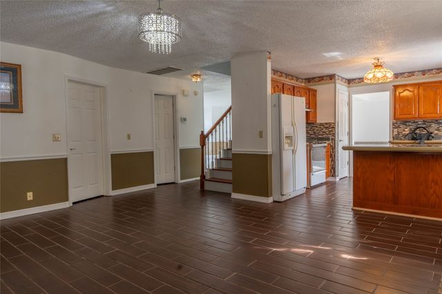 6318 S 90th Street East, Tulsa, OK 74133