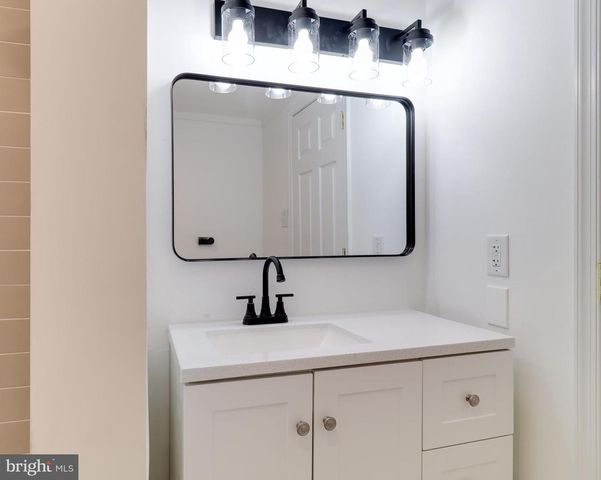 442 LA CASCATA TNHS, Clementon, NJ 08021