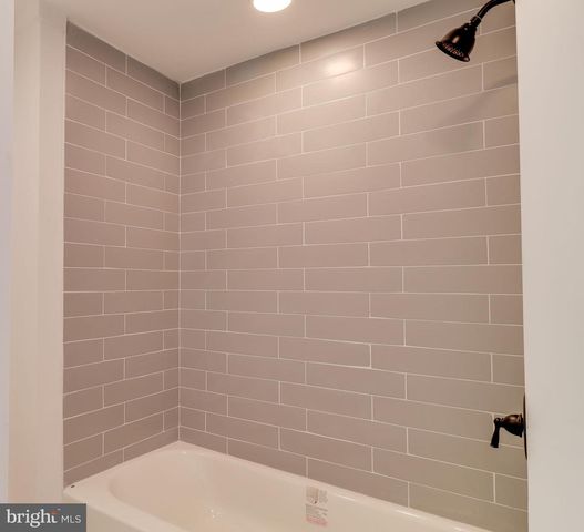 442 LA CASCATA TNHS, Clementon, NJ 08021