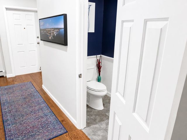 602 North Ave Apt 6, Burlington, VT 05408