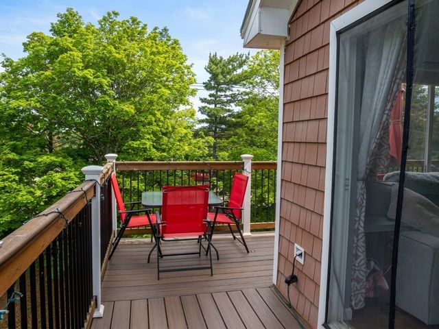 602 North Ave Apt 6, Burlington, VT 05408