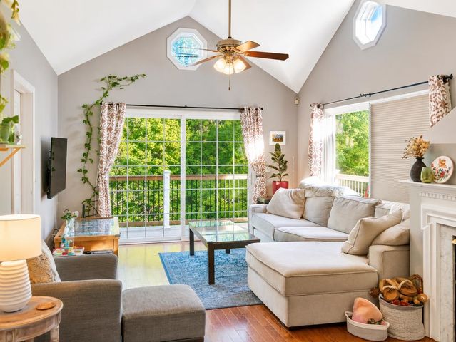 602 North Ave Apt 6, Burlington, VT 05408