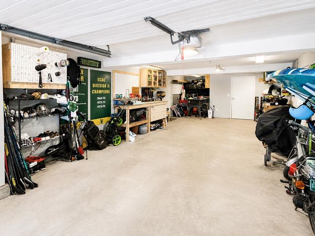 602 North Ave Apt 6, Burlington, VT 05408