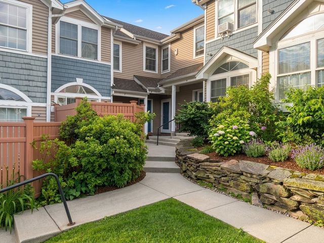 602 North Ave Apt 6, Burlington, VT 05408