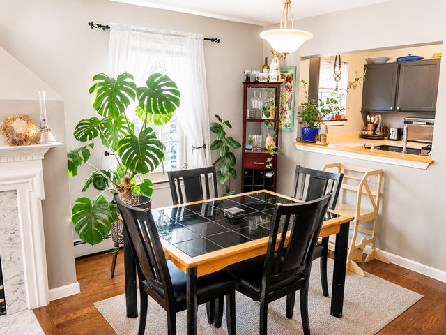 602 North Ave Apt 6, Burlington, VT 05408
