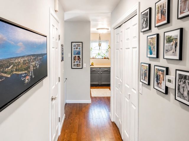 602 North Ave Apt 6, Burlington, VT 05408