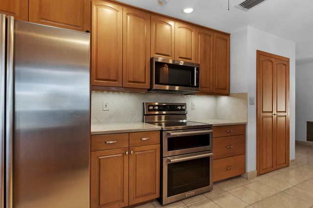 2141 NE 67th Street, Fort Lauderdale, FL 33308