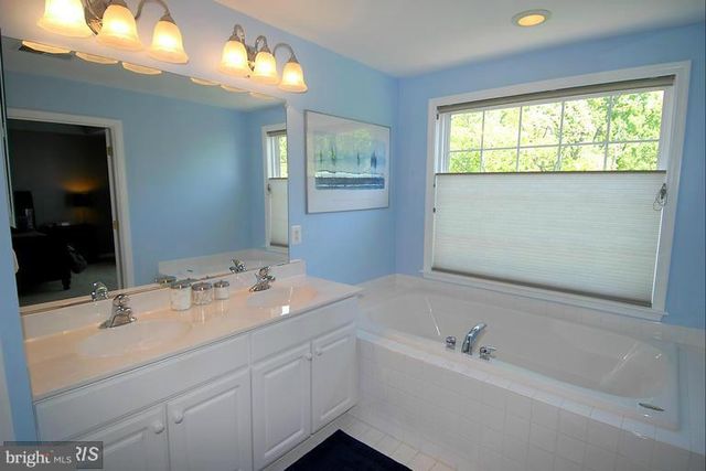 22706 SIMONET BLANC TER, Ashburn, VA 20148