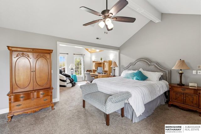 18124 Tammy Trail, Omaha, NE 68135